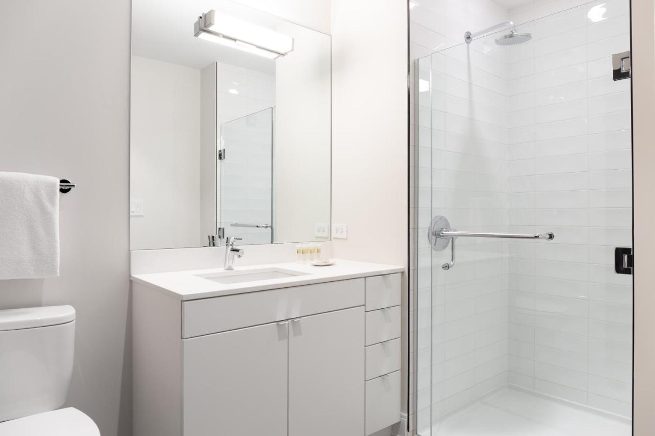 Sonder — The Bel 3* Chicago